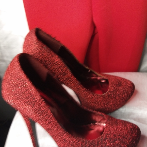 Shoes - Picture 3 of 15